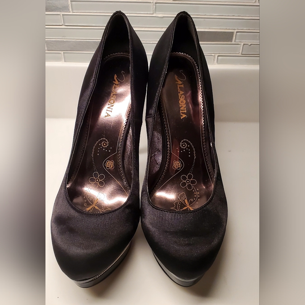 LASONIA Black Satin Platform 5" Heels SIZE 9.